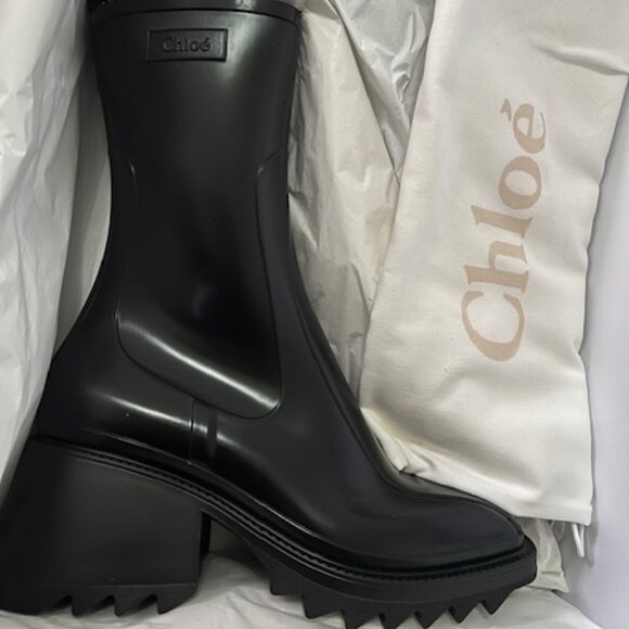 Chloe Rain Boots size 8.5 NEW - Picture 1 of 5